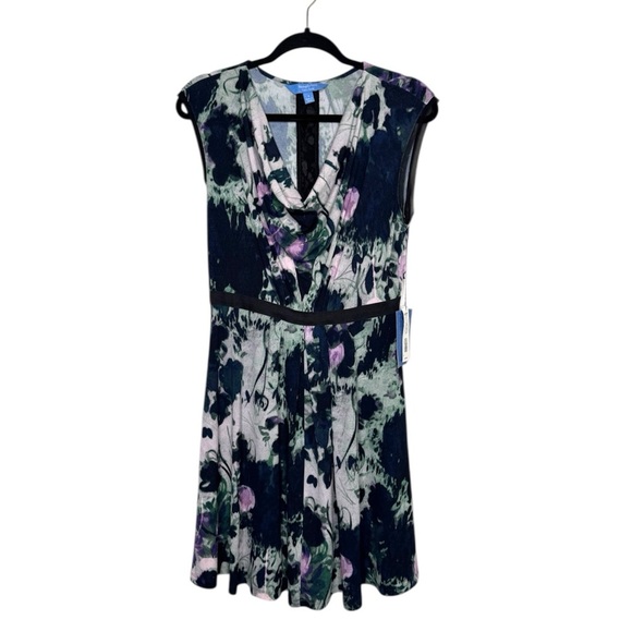 Simply Vera Vera Wang Dresses & Skirts - Simply Vera Vera Wang womens S cowl neck cap sleeves artzy print dress office